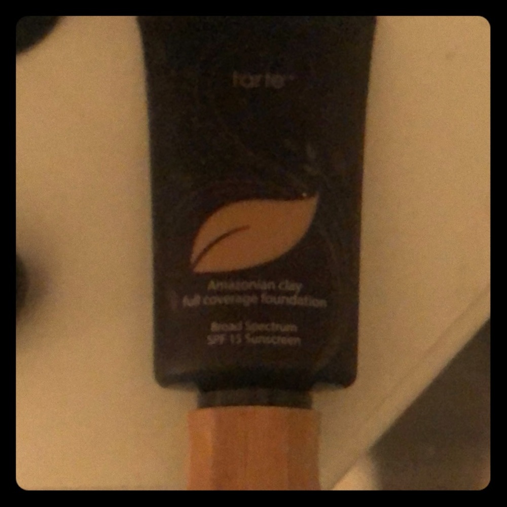 Tarte Amazonian clay foundation med-tan sand